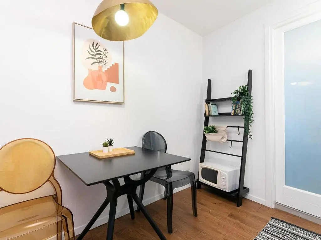 Stylish Studio Apartment by Irundo