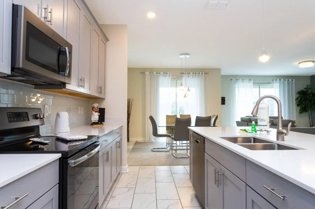 Wonderful 6bd 5bat w Golf Course Championsgate