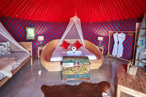 Villa Palacio and Yurt - 2 Pools - Hot Tub - Fantastic Sea Views