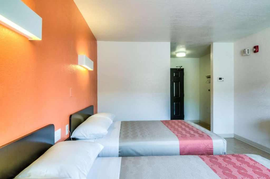 Motel 6-Joliet, IL - Chicago - I-55