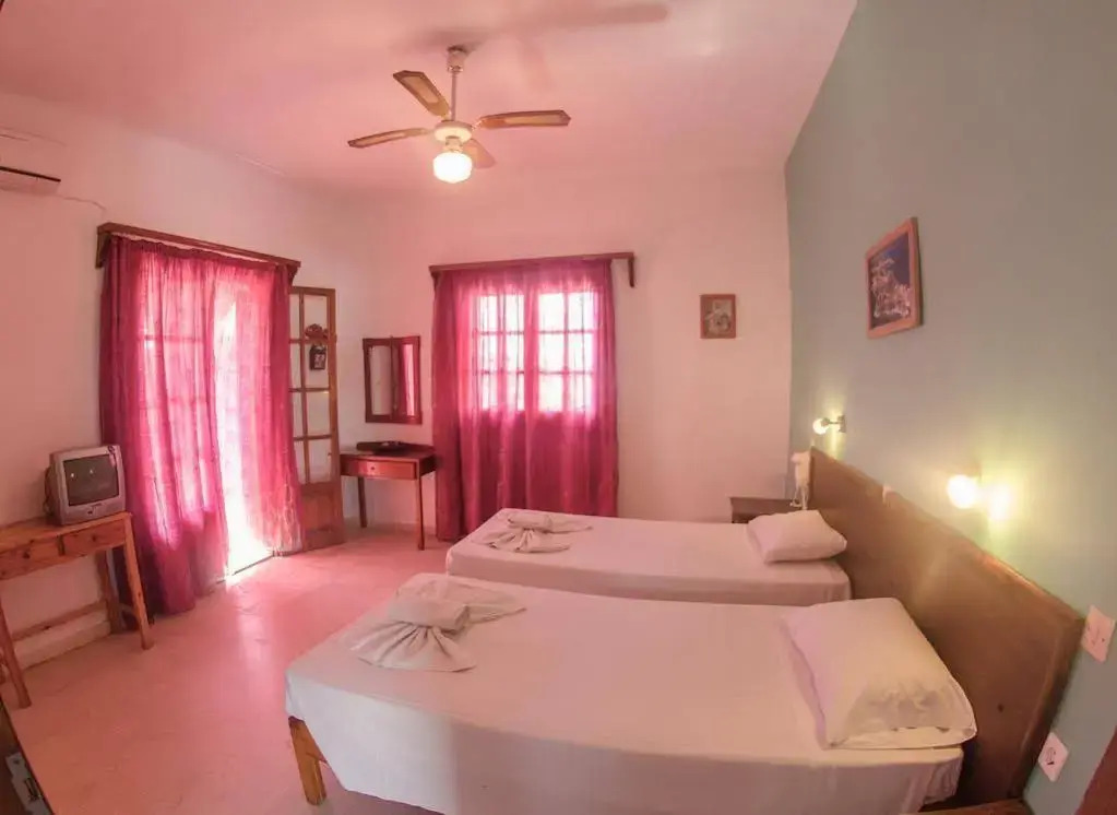 Yannas Apartments