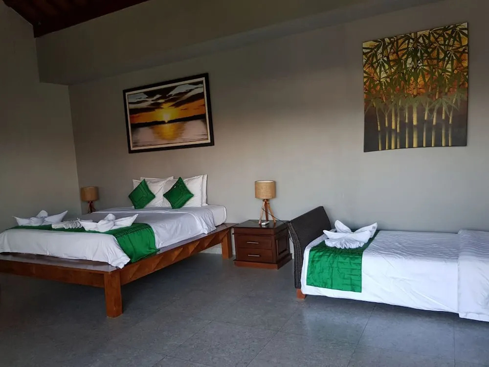Sunshoot Villa Sandat