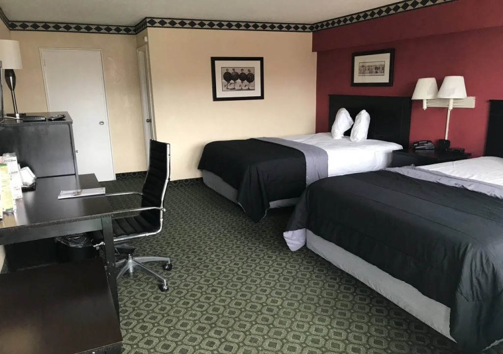 Red Carpet Inn & Suites