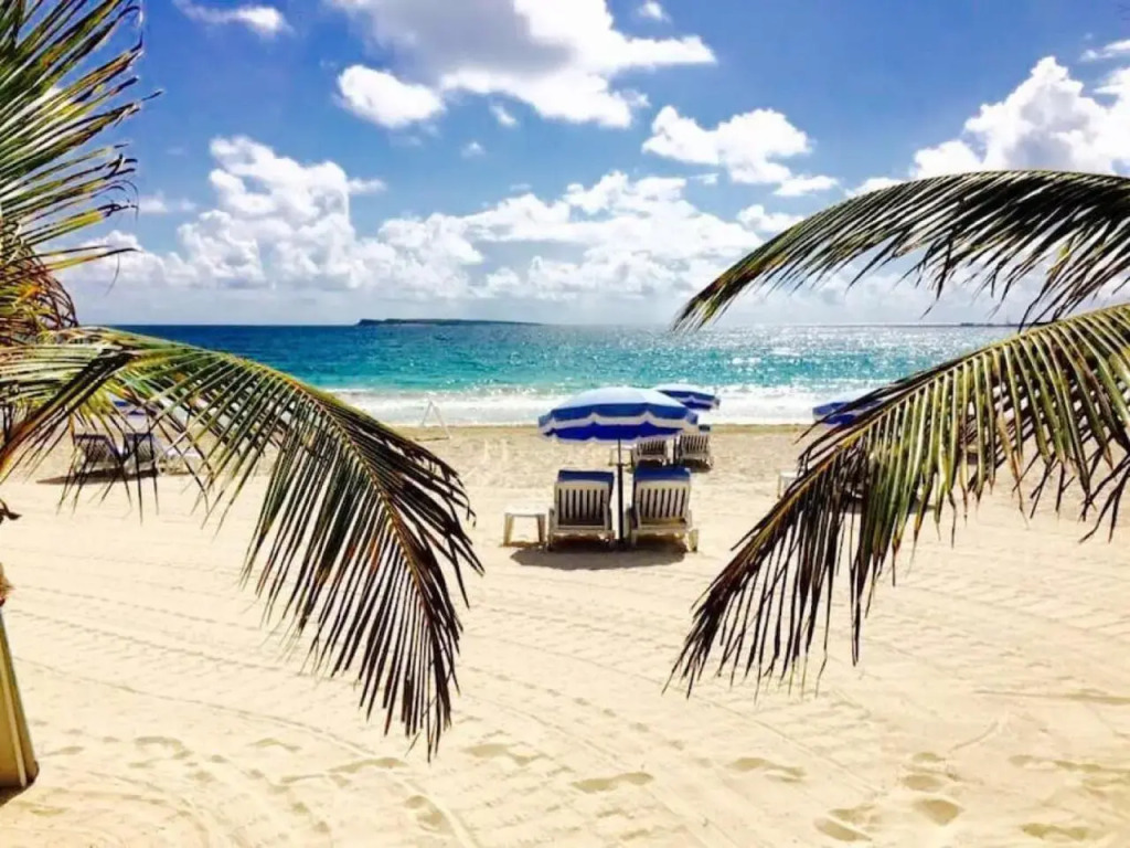 Princess Anouk Beachfront Orient Bay Deluxe 3 BDR