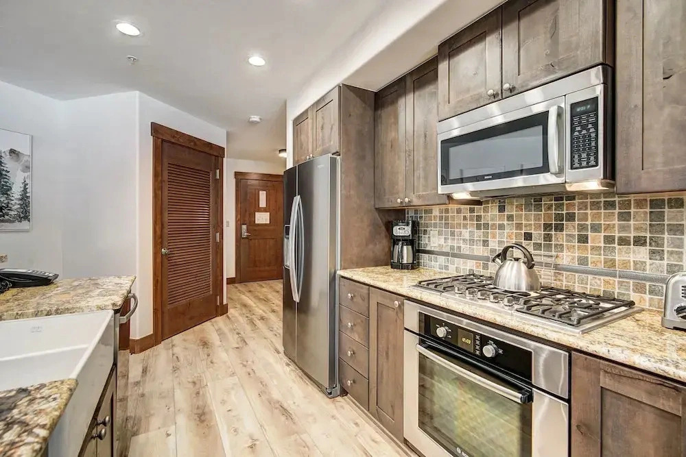 Luxury 2 Bedroom Condo with Mountain View 2 Condo