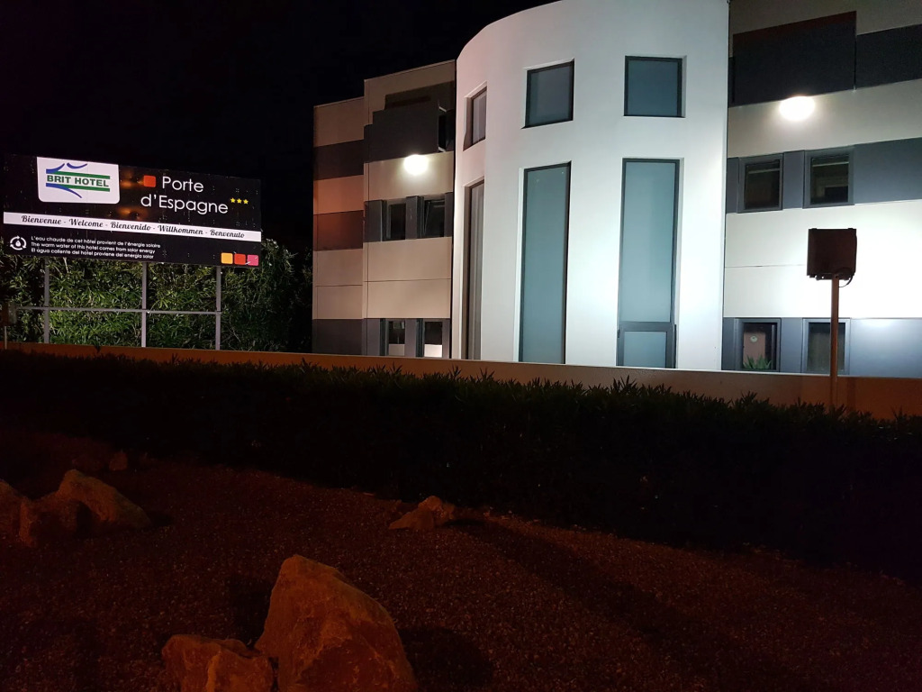 Brit Hotel Porte dEspagne
