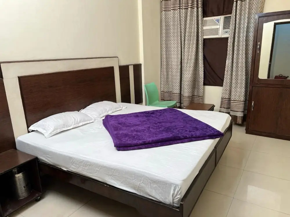 Goroomgo Blessing Inn Jalandhar