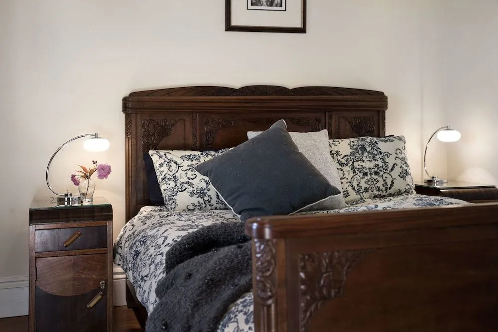 Gladville- old world charm with stunning views