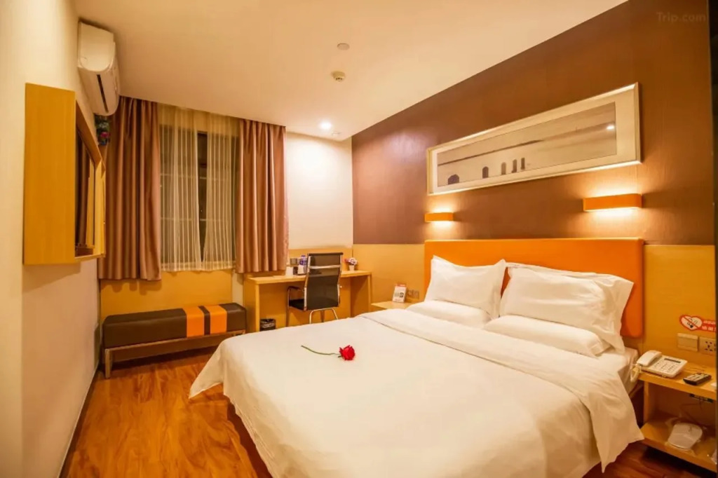 7 Days Youpin Hotel (Chengdu Dufu's Thatched Cottage Branch)