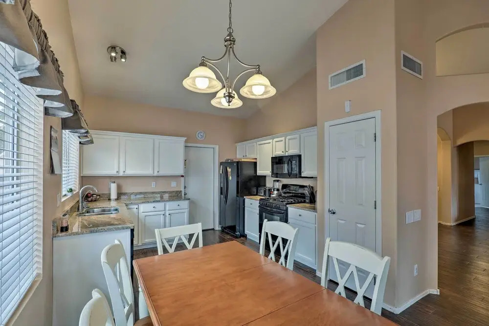 Tucson Getaway w/ Yard, Pool, Hot Tub + Gas Grill!