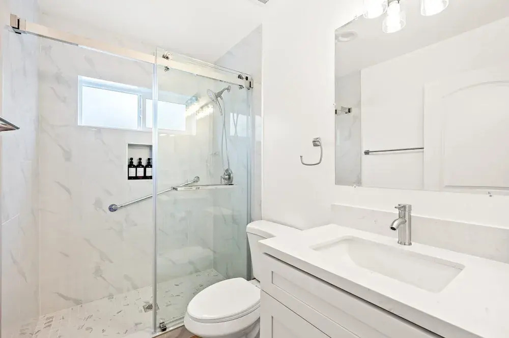 Cozy Modern Stay in Alhambra 30plus Days Welcome