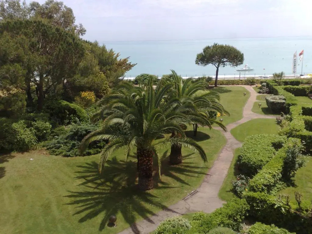 bel Appartement les pieds dans l'eau