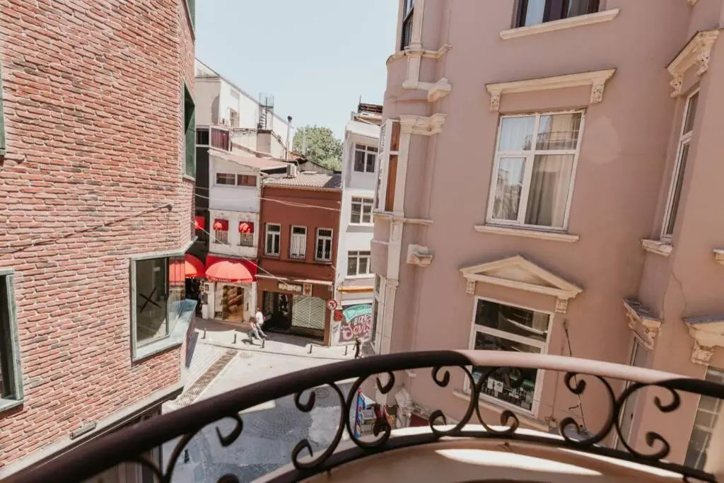 Galadoo Suites 2nd Floor