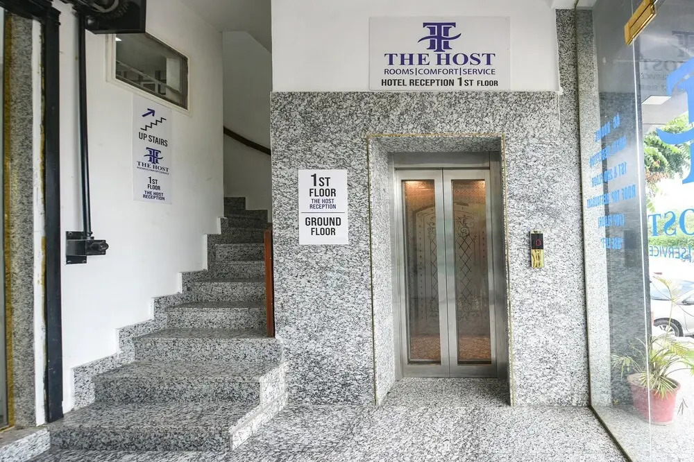 Fabhotel The Host
