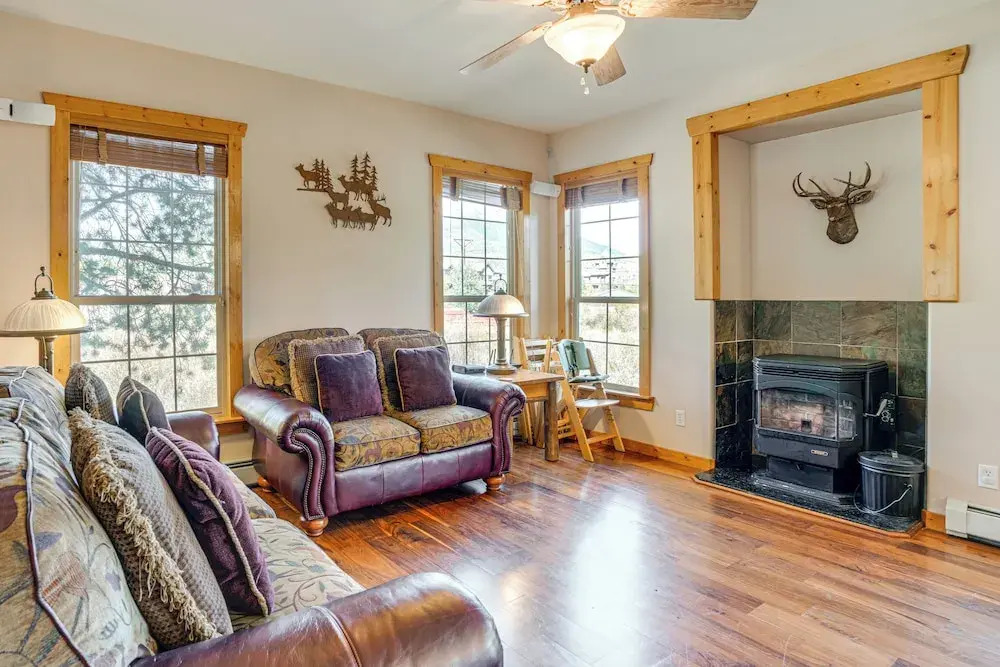 2 Mi to Frisco Slopes: Cozy Retreat w/ Mtn Views!