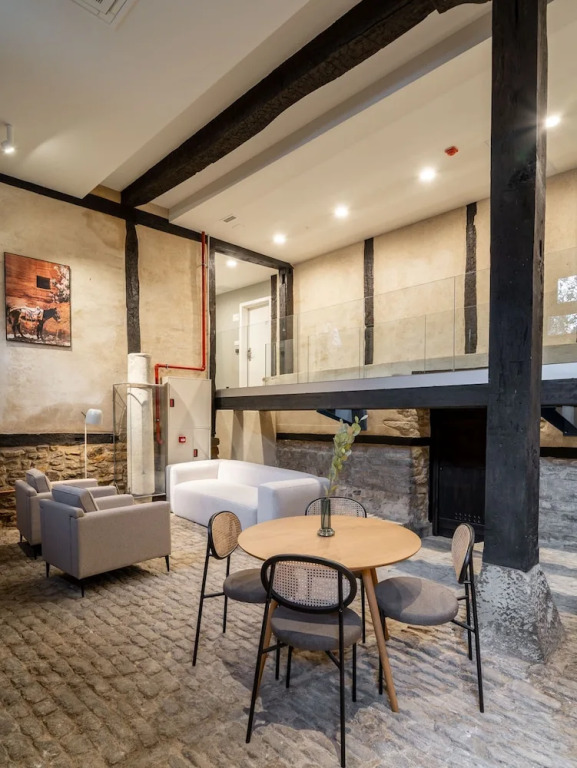 Limehome Vitoria Palacio de los Álava-Velasco