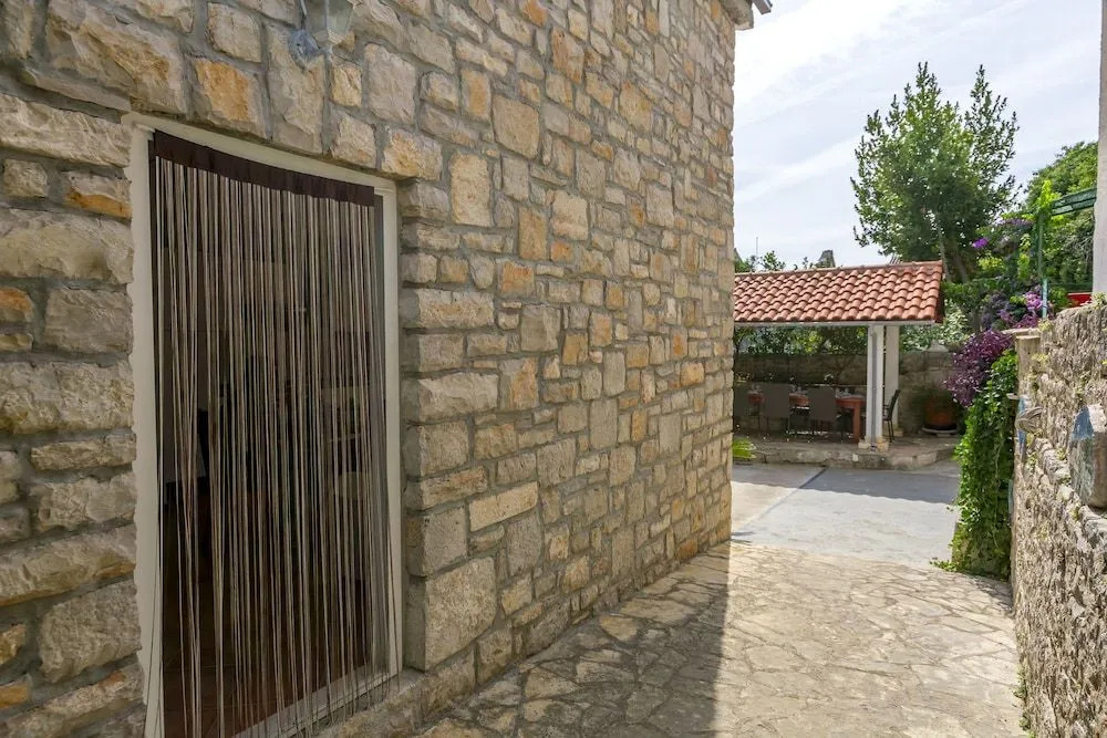 House Ante