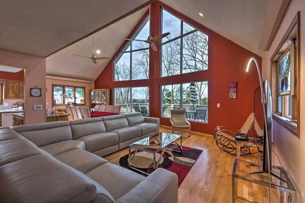 Lake Cumberland Home w/ Deck + Water Access!