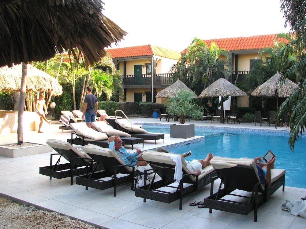 Van Gogh Inn Aruba