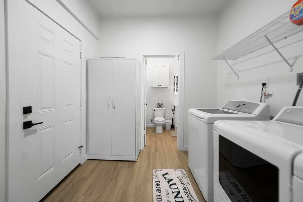 New Charming 2-bedroom Home Minutes to Downtown