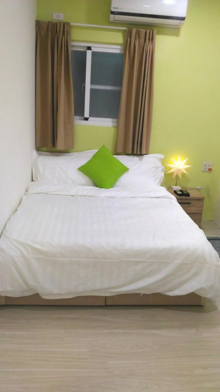 Pineapple Backpackers Hostel