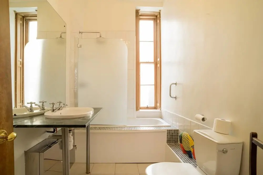 Great Location! 3 Bedroom Ground Floor