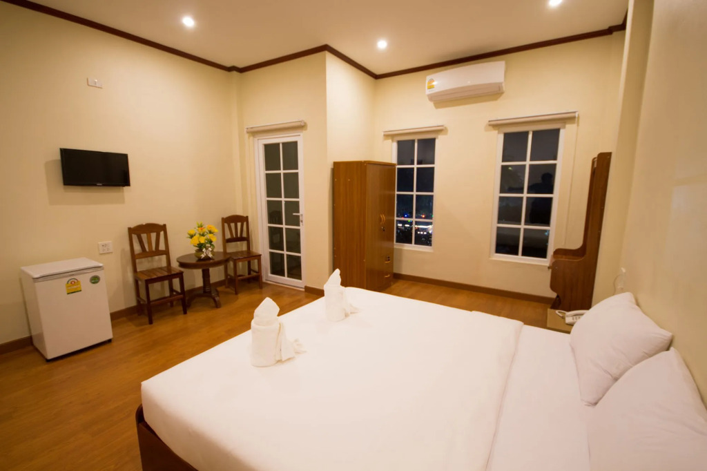 Sunbeam Hotel