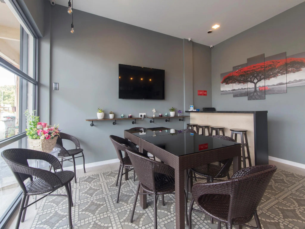 OYO 1145 Lea Guest House & Cafe
