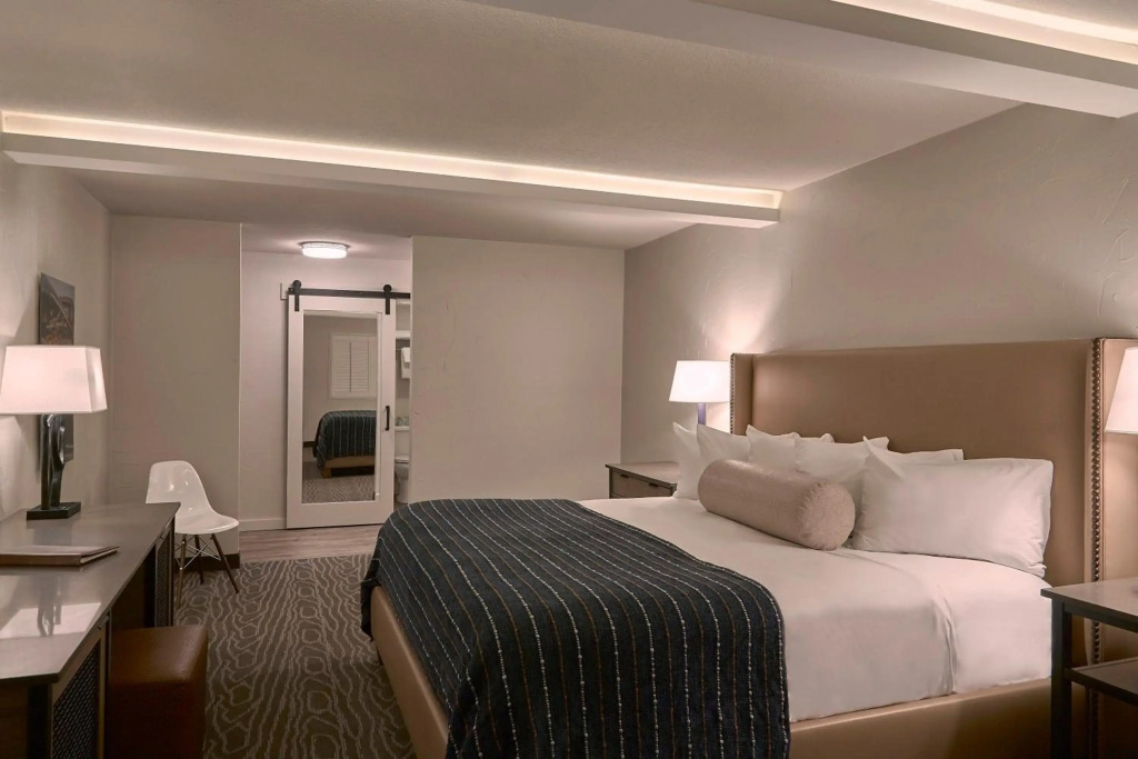 Fredericksburg Inn and Suites