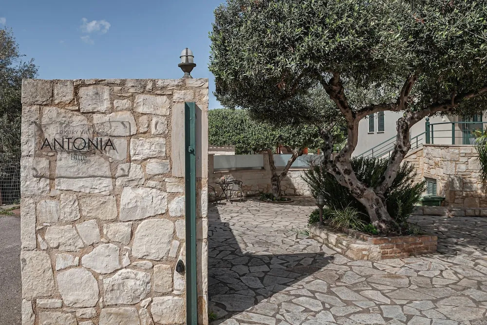 Antonia Blue Villa