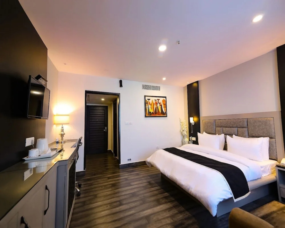 Hotel Harmony Inn
