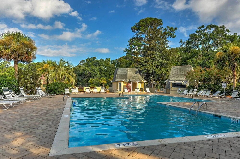 Beach & Pool Access: Golf Villa in Hilton Head