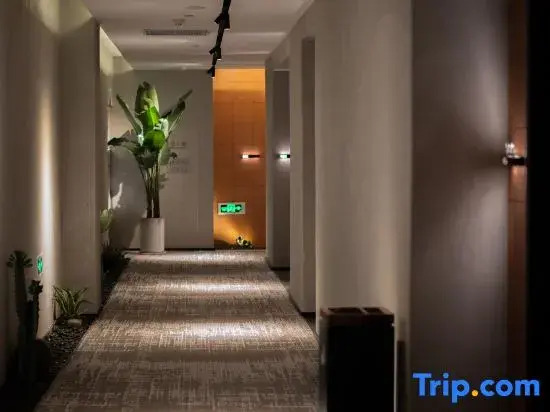 Tiwoli Terrace Hotel (University City Exhibition Center)