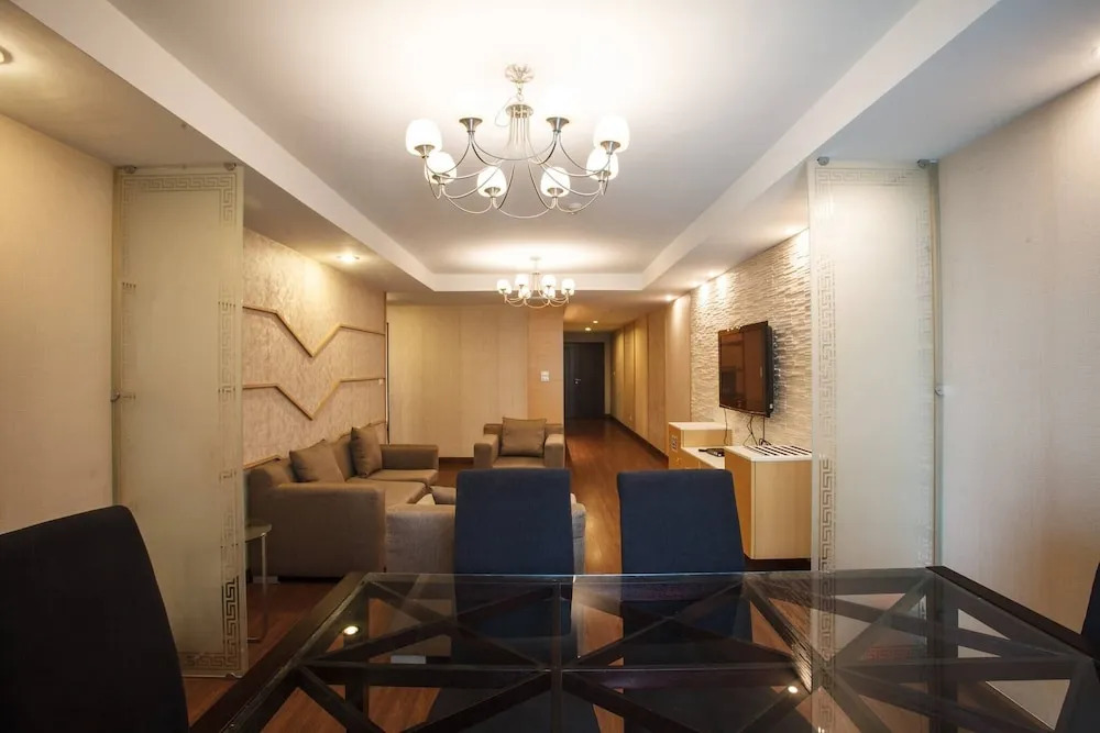 7D - 3 Bedroom Downtown Apartment With Shared Pool