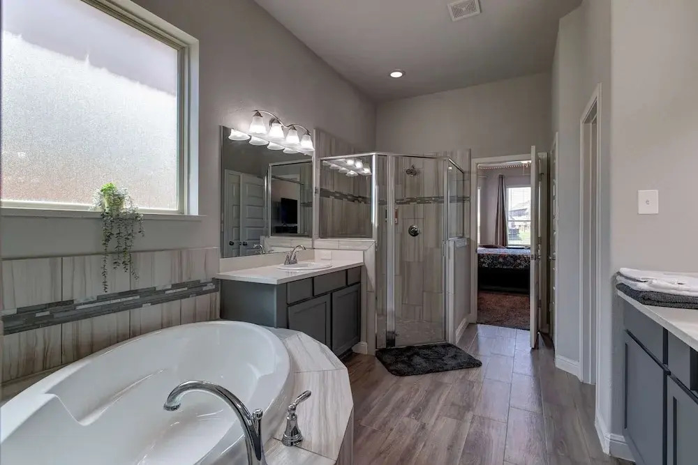Lakeview Mansion A Chic Estate