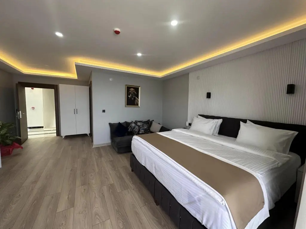 Beyaz Köşk Hotel & Cafe