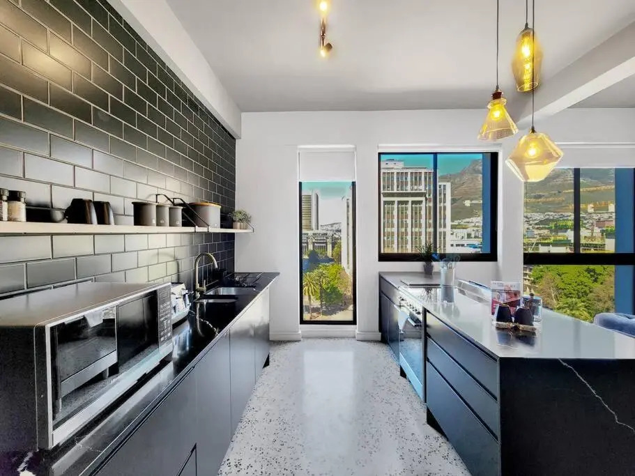 Stylish Studio Apartment with Rooftop Pool