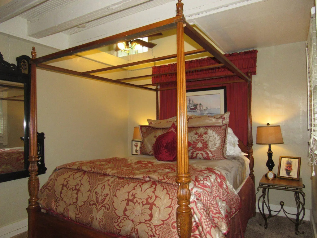 Peace & Plenty Inn Bed and Breakfast Downtown St Augustine-Adults Only
