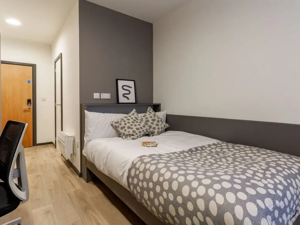 Modern Rooms in LEICESTER SK - Hostel