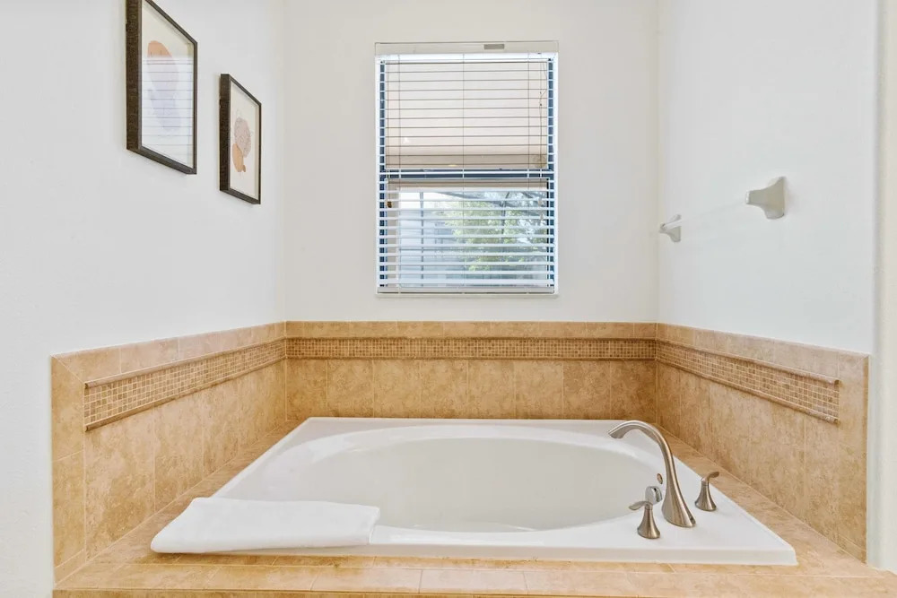 GIANT Villa wPrivate Pool&Spa, Game Room, & More