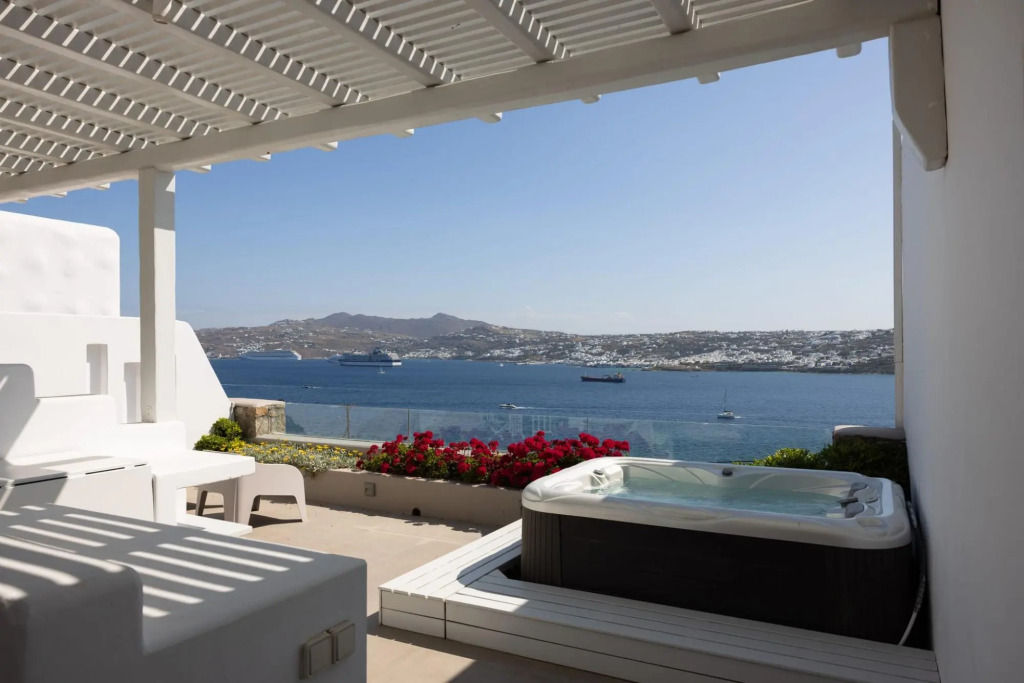 Luxury House with with Jetted Tub & Sea View 3AB