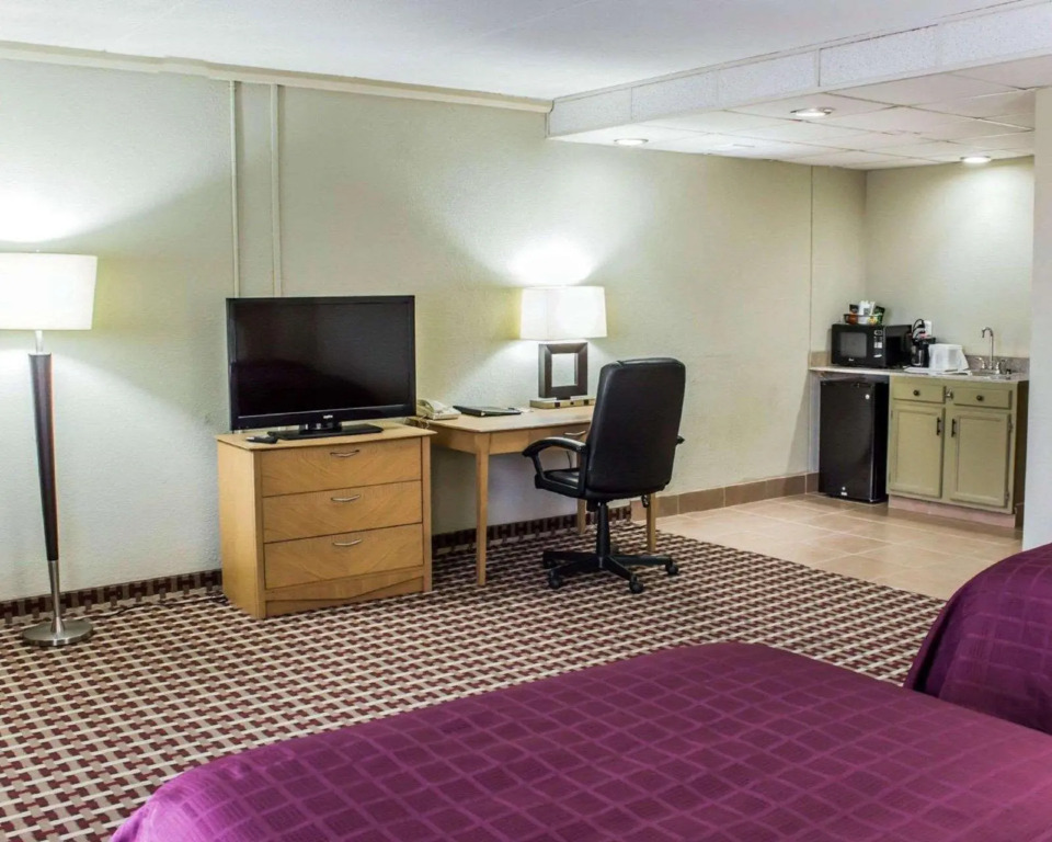 Quality Inn & Suites Fayetteville