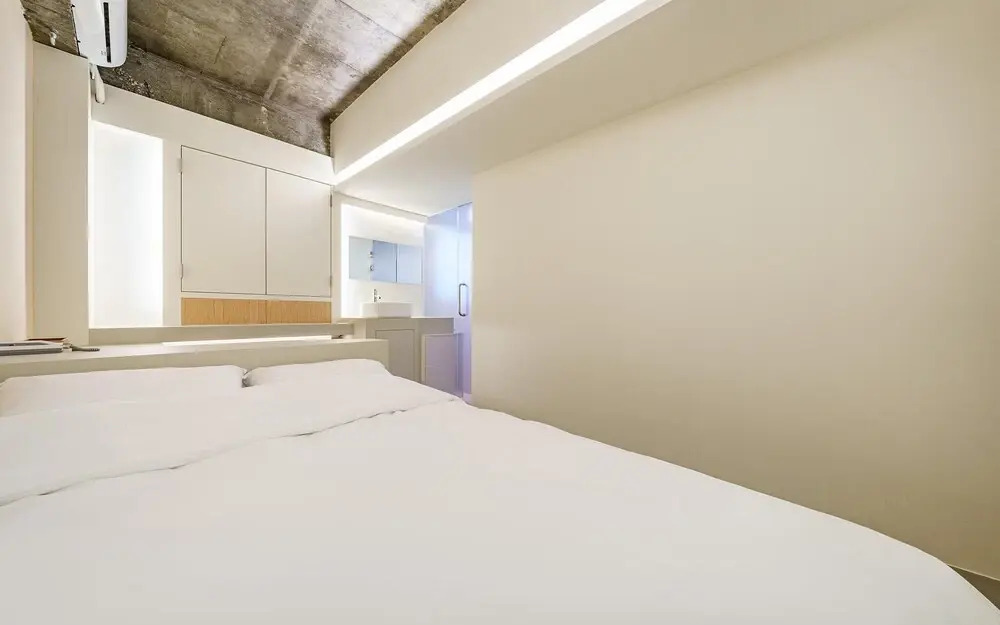 ADO hotel
