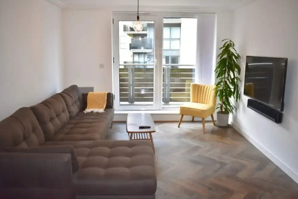 Central 2 Bedroom Modern Apartment