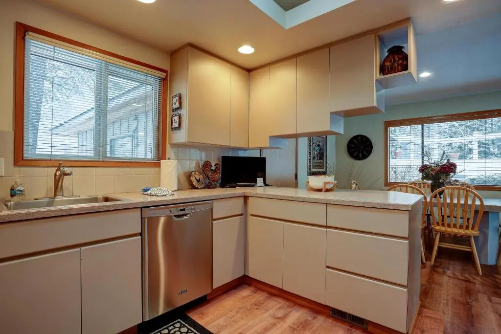 6 Otter-HOT Tub-3BR/2BA