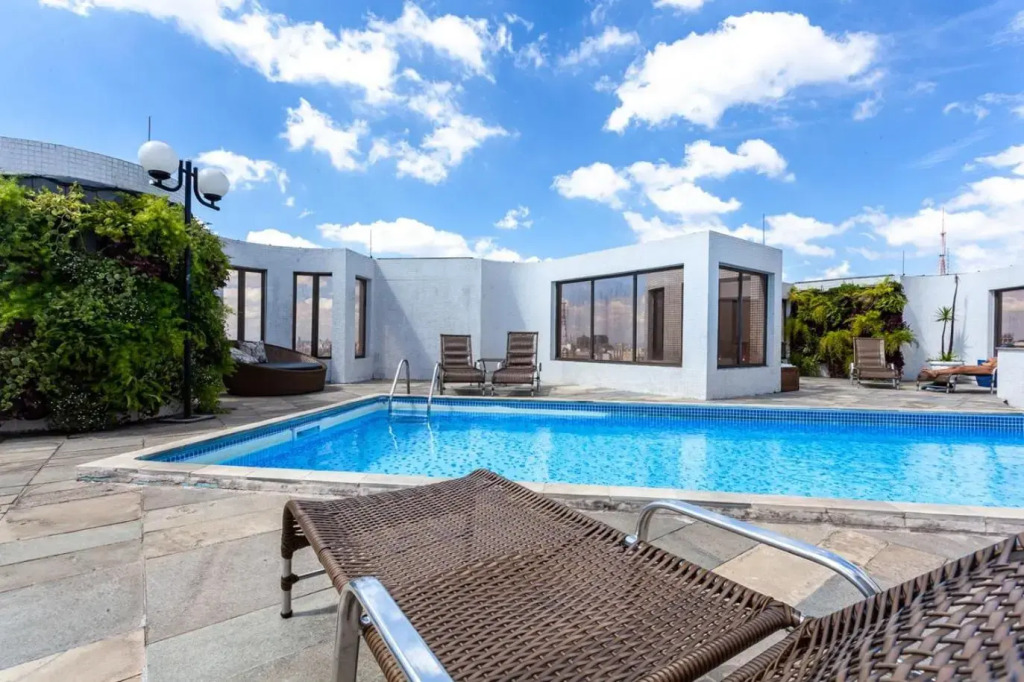 Paulista Wall Street Flat 10