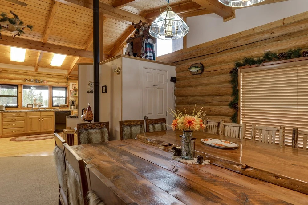 Bucksaw Lodge