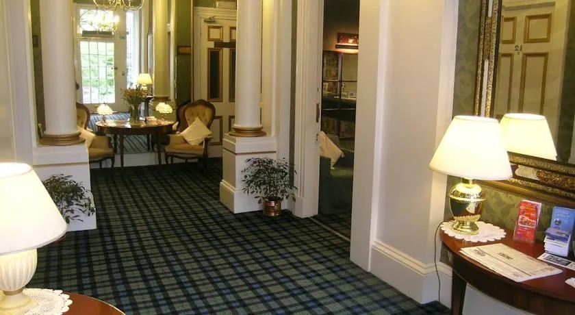 The Whitehouse Apartments