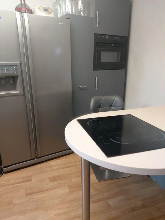 Charming 2-bed Apartment in Eastleigh
