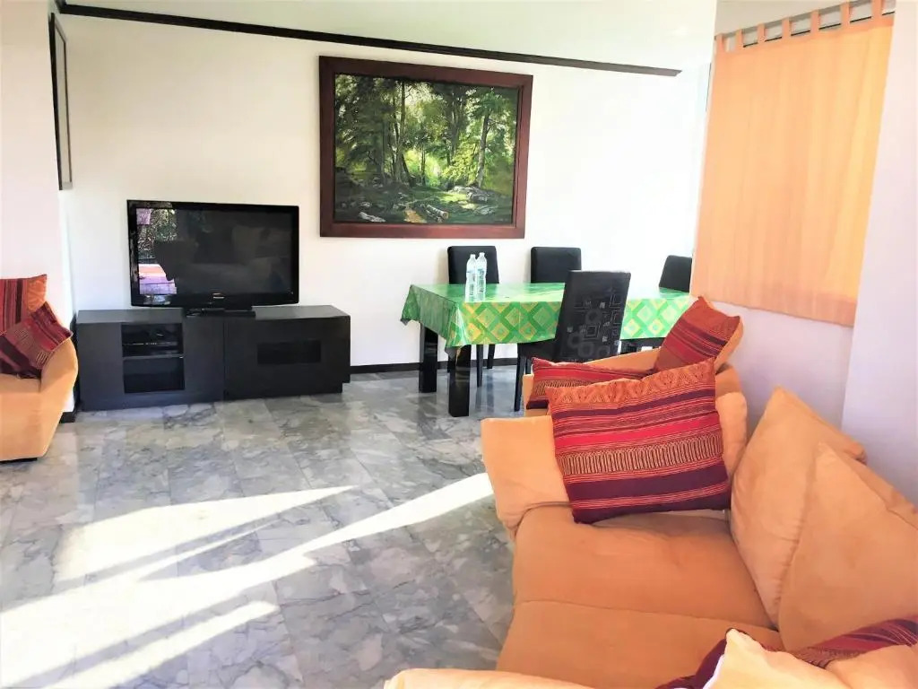 Pratumnak 1 bed With sea View at Siam Oriental Twins